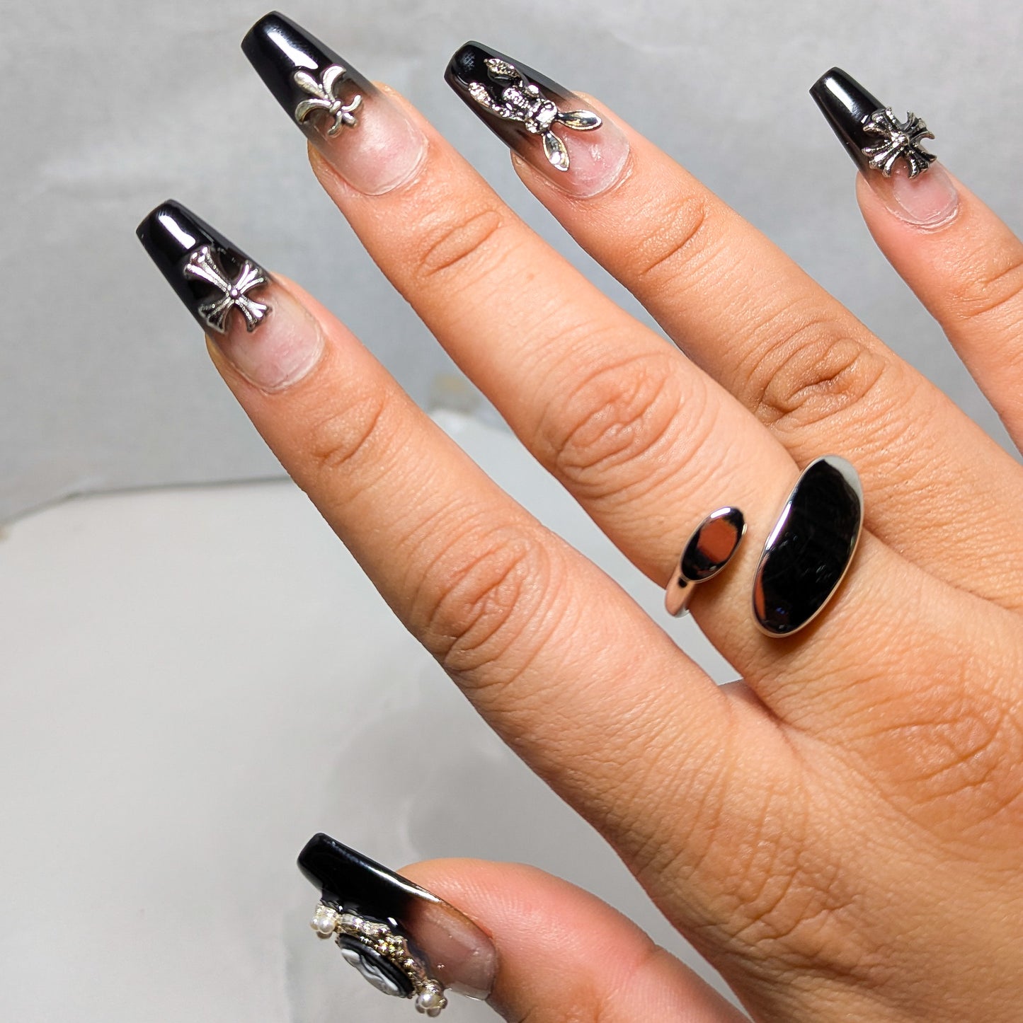 Silver Queen- Press on Nails