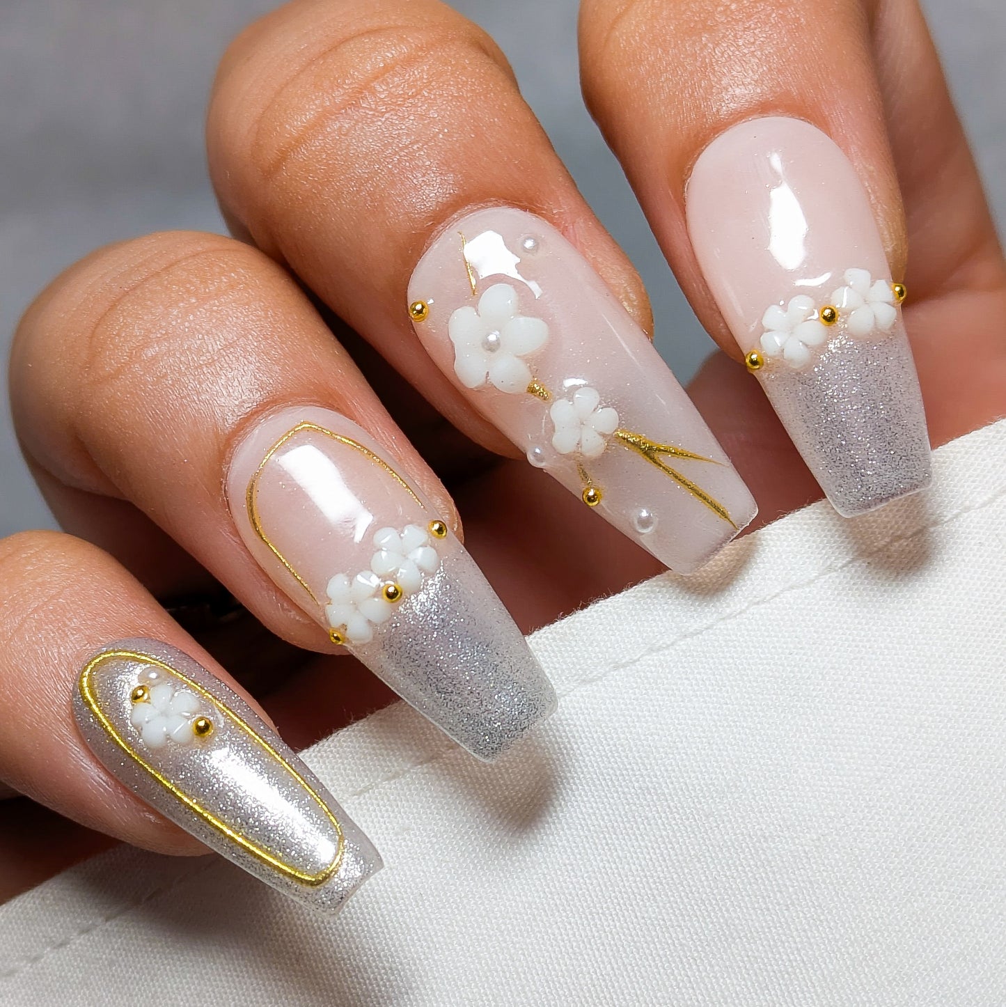 Silver valley flower - Press on Nails