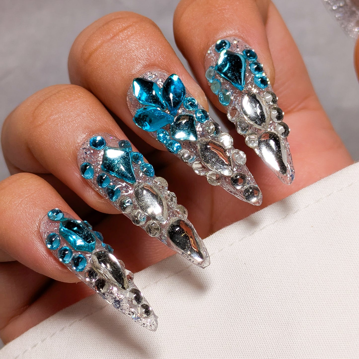 Snow Shine - Press on Nails
