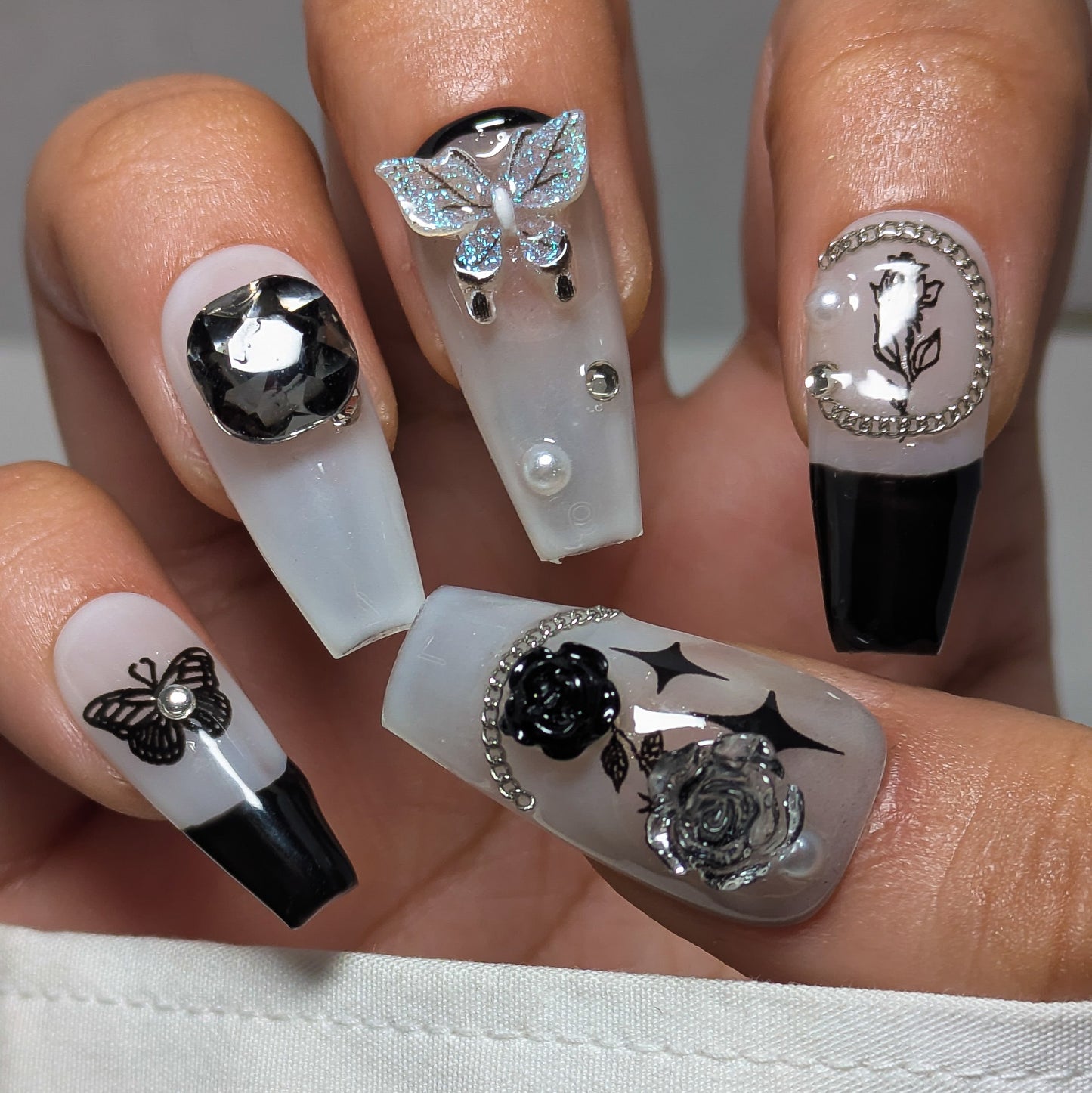 Black Rose - Press on Nails
