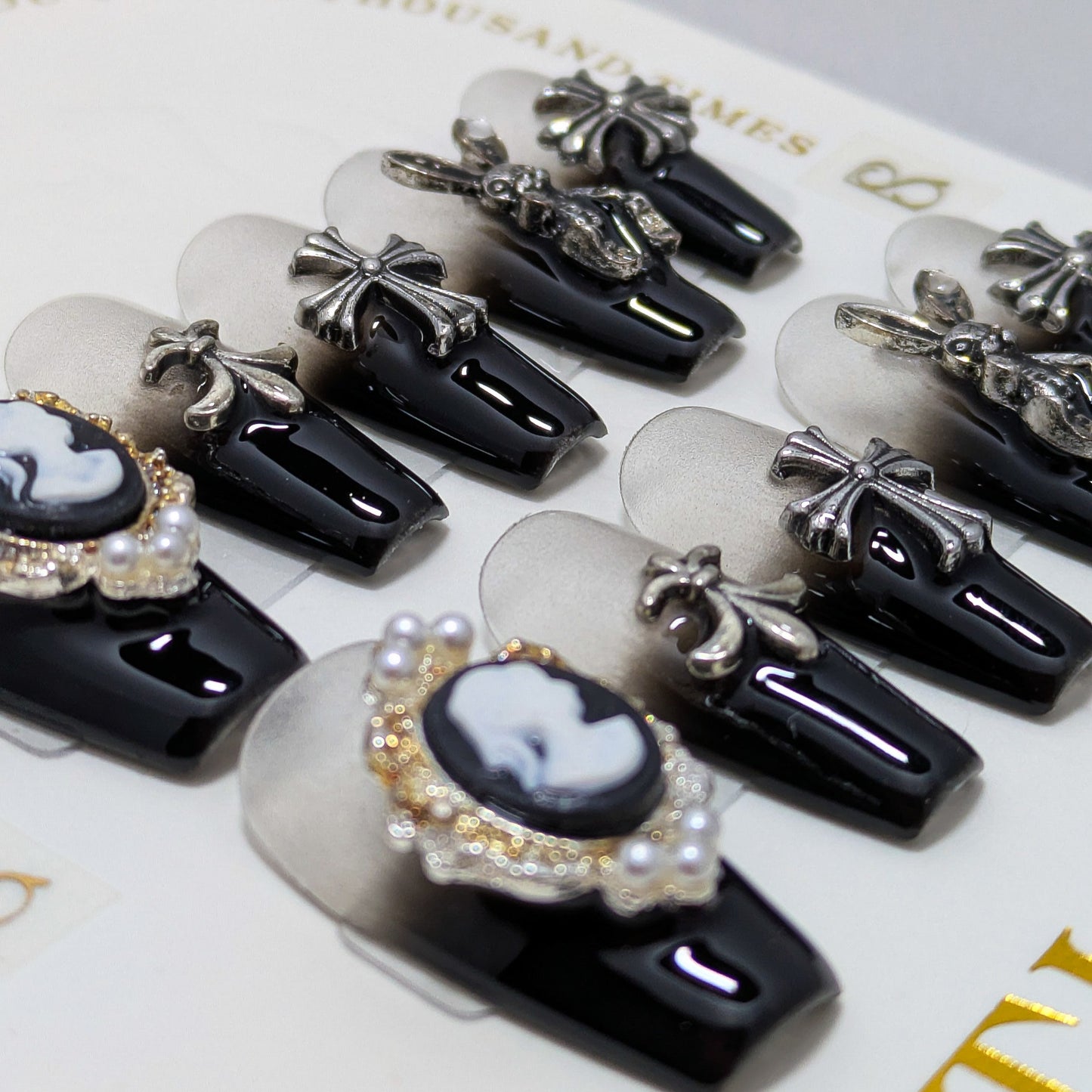 Silver Queen- Press on Nails