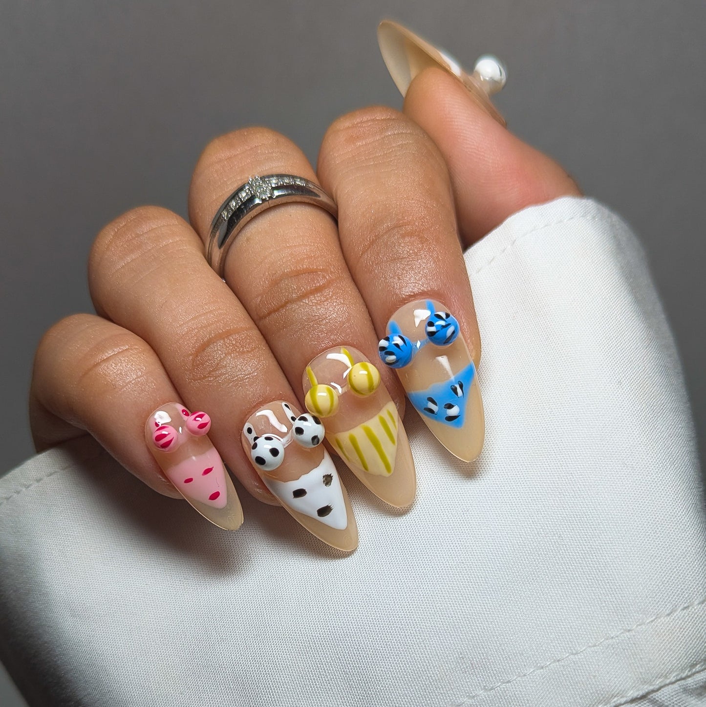 Swimsuit Vacation - Press on Nails