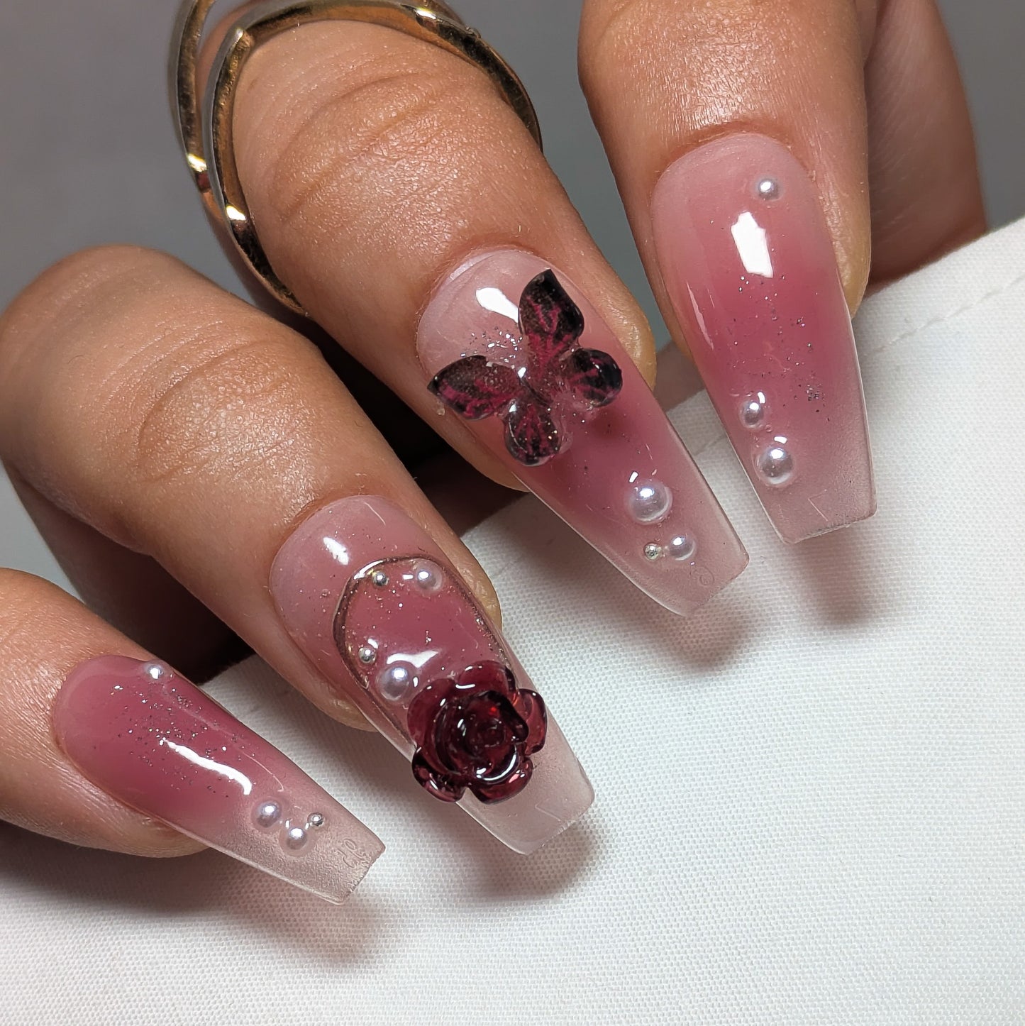Red Rose Dreams - Press on Nails