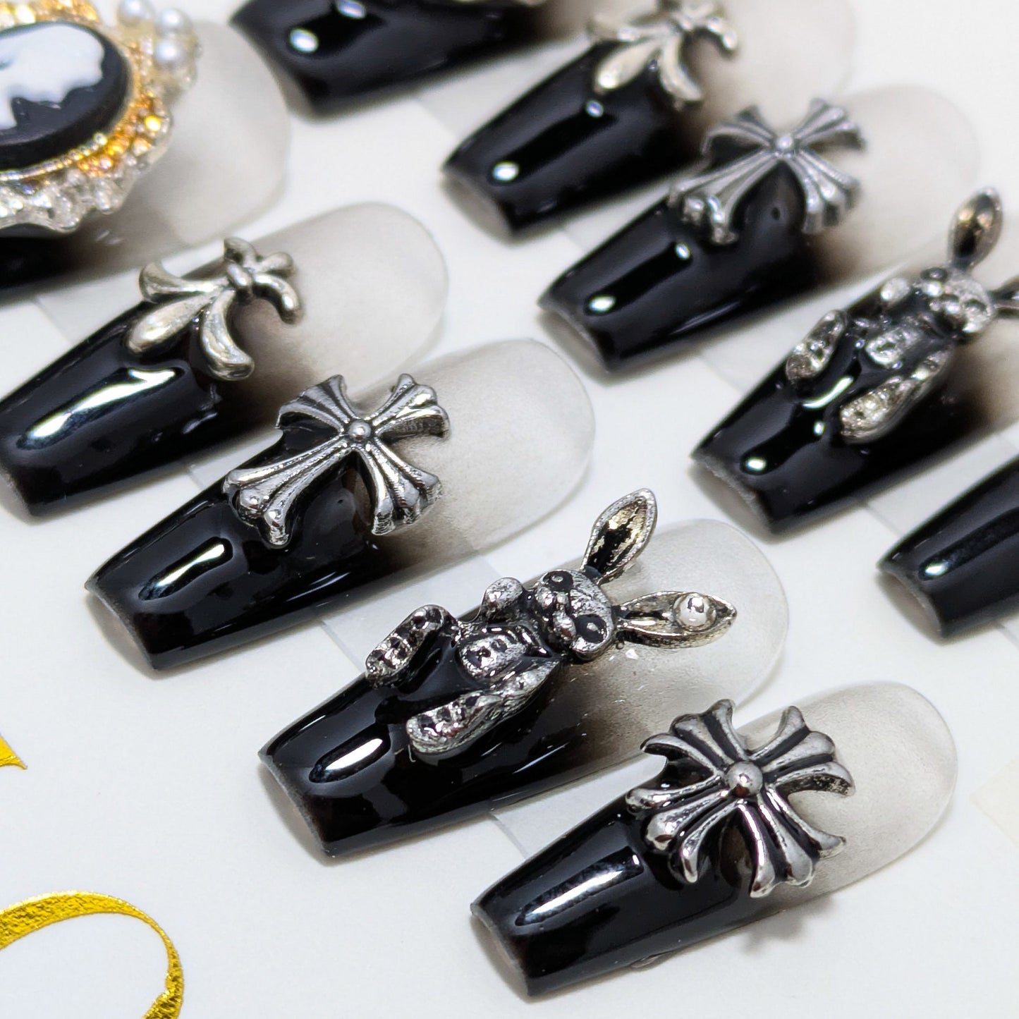 Silver Queen- Press on Nails