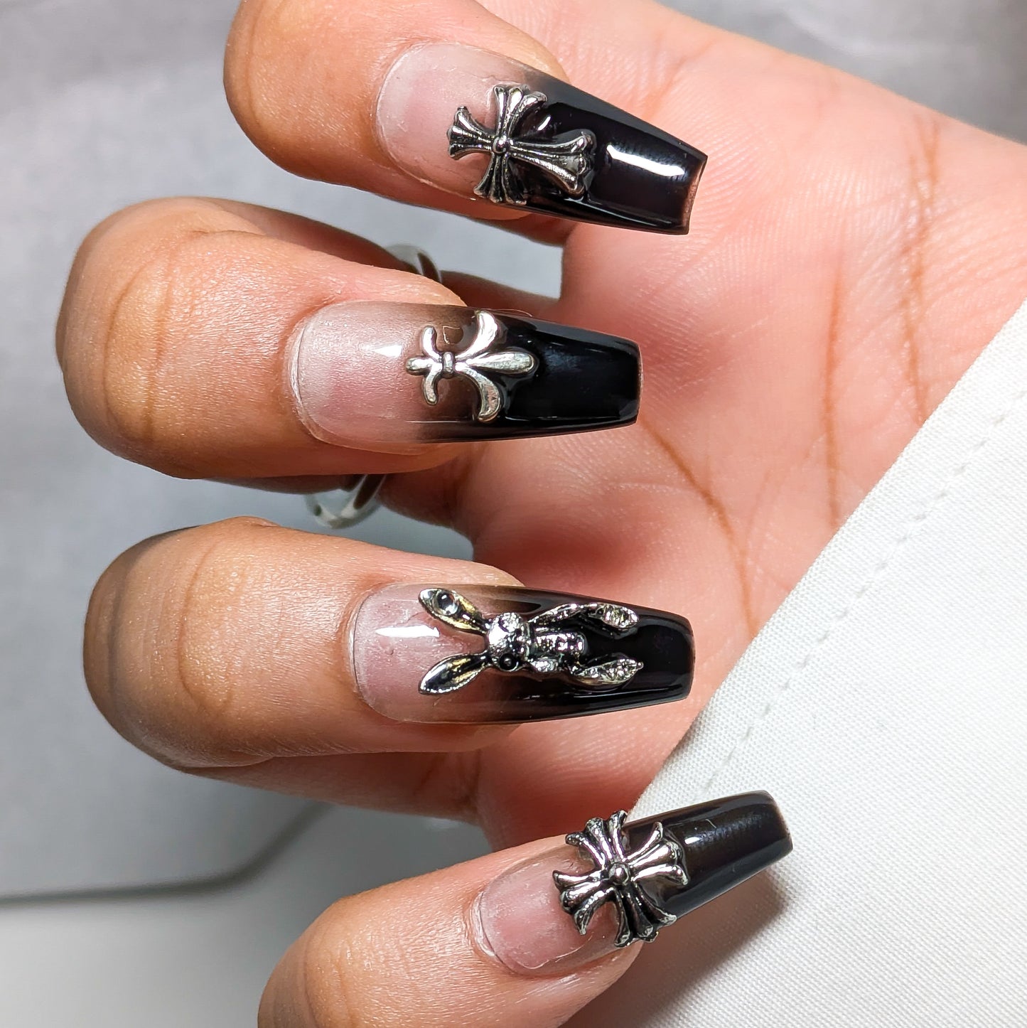 Silver Queen- Press on Nails