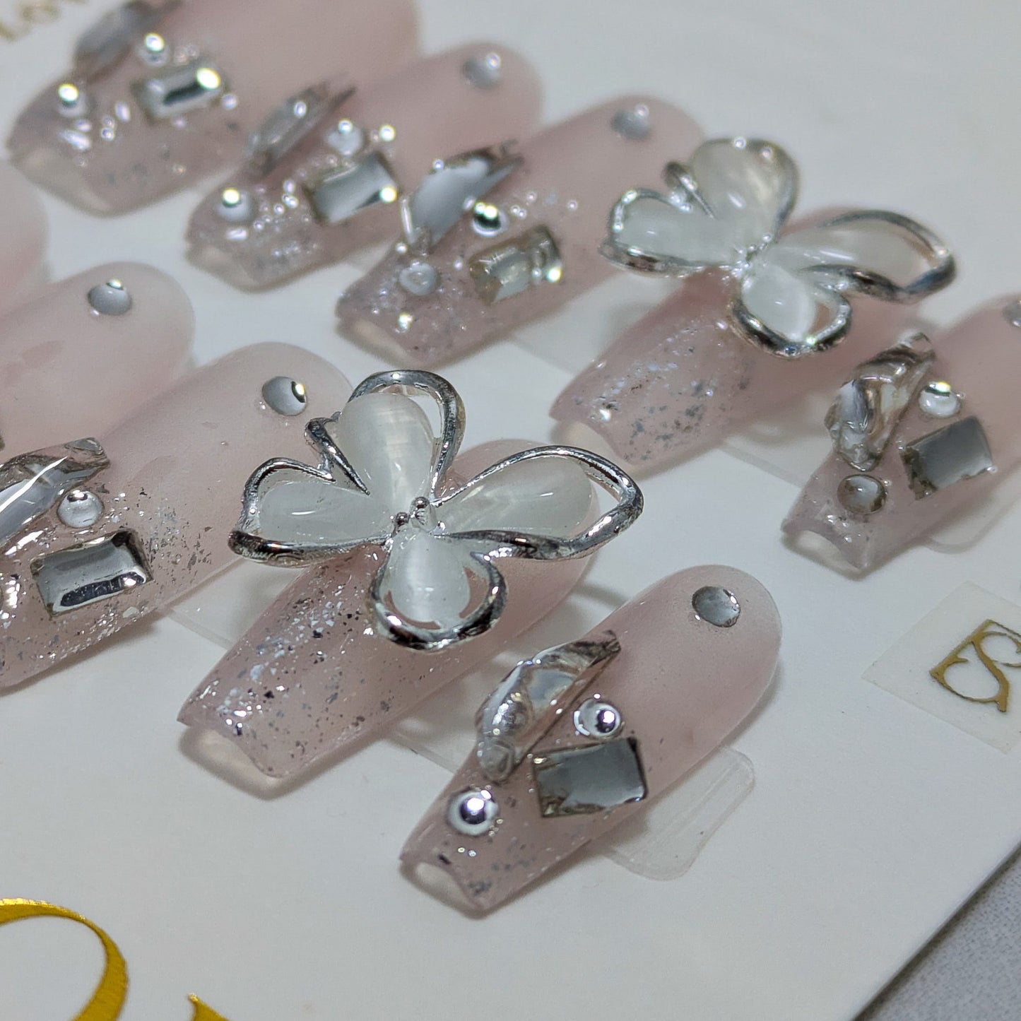 White Butterfly - Press on Nails