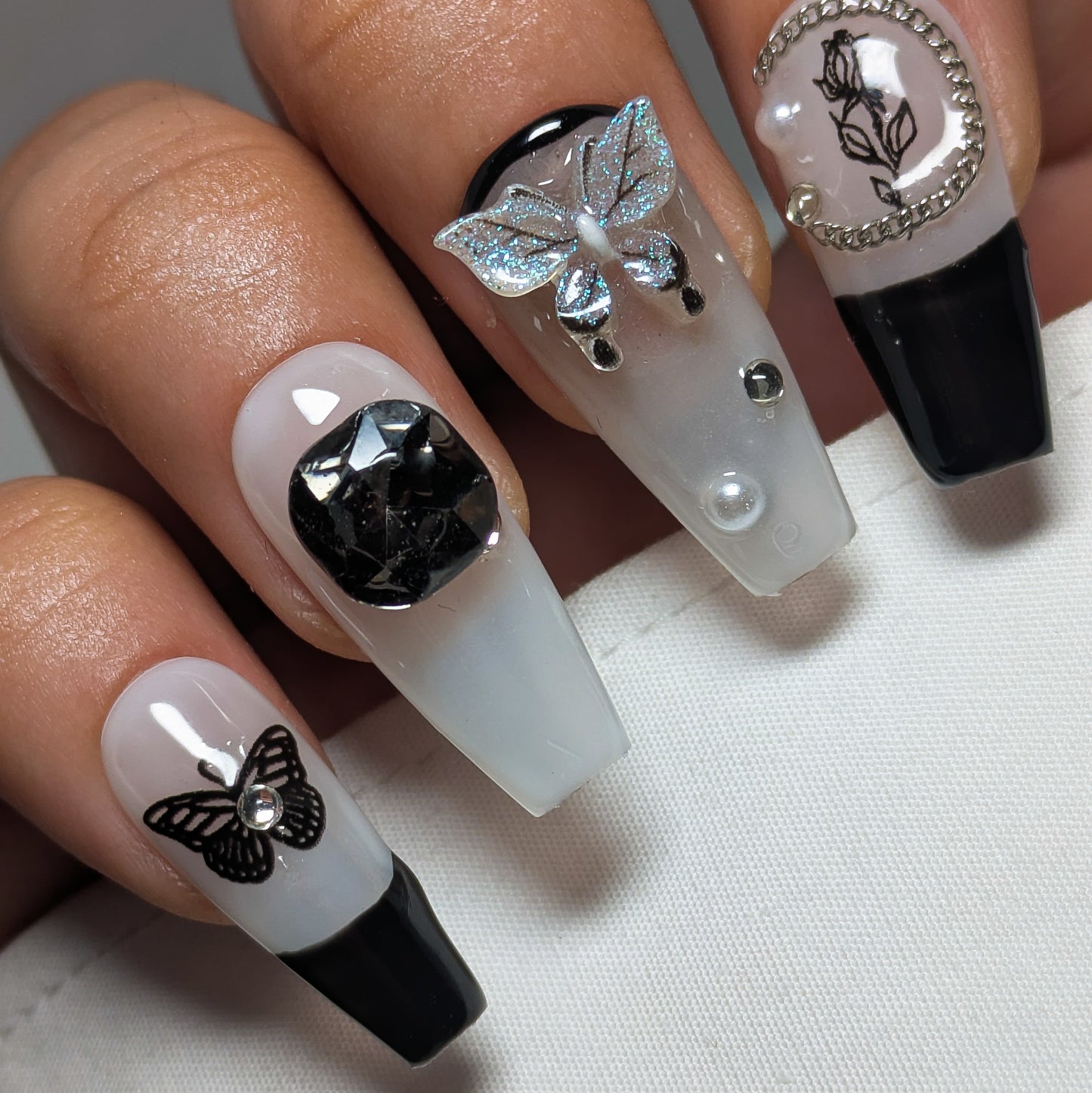 Black Rose - Press on Nails