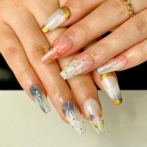 Shining Field  - Press on Nails