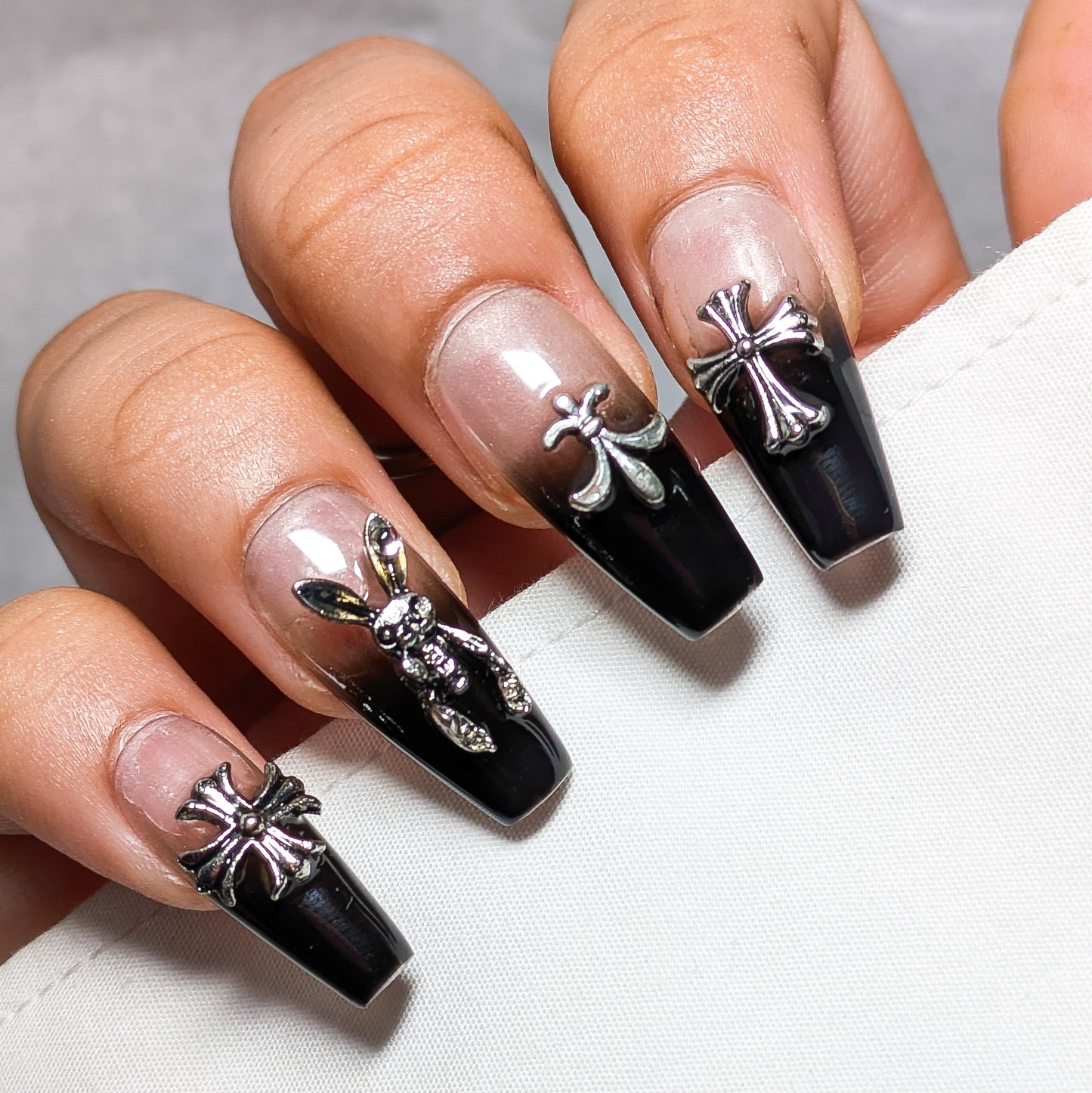 Silver Queen- Press on Nails
