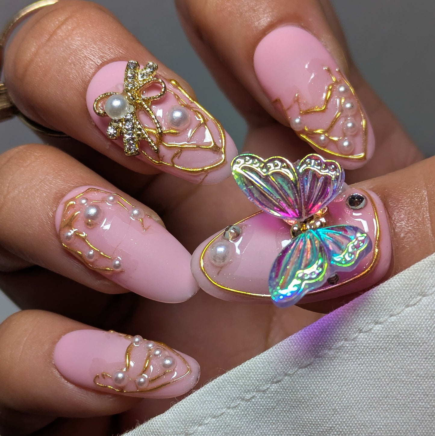 Flying Butterfly - Press on Nails