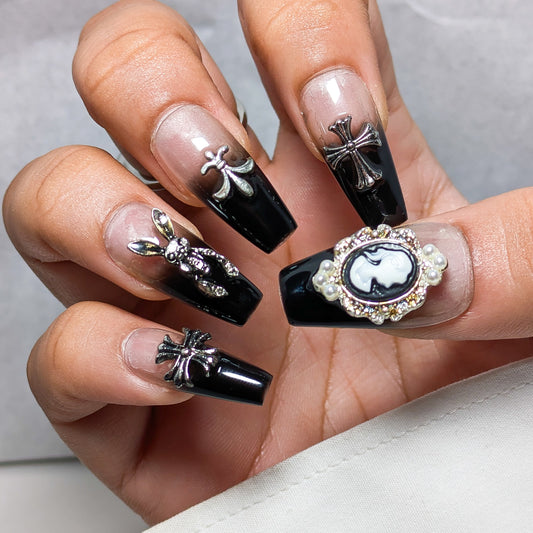 Silver Queen- Press on Nails